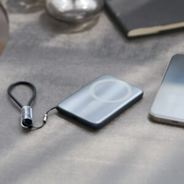 ワイヤレスチャージャー