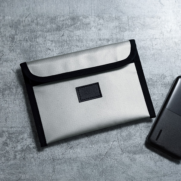 難燃マルチセーフティケース